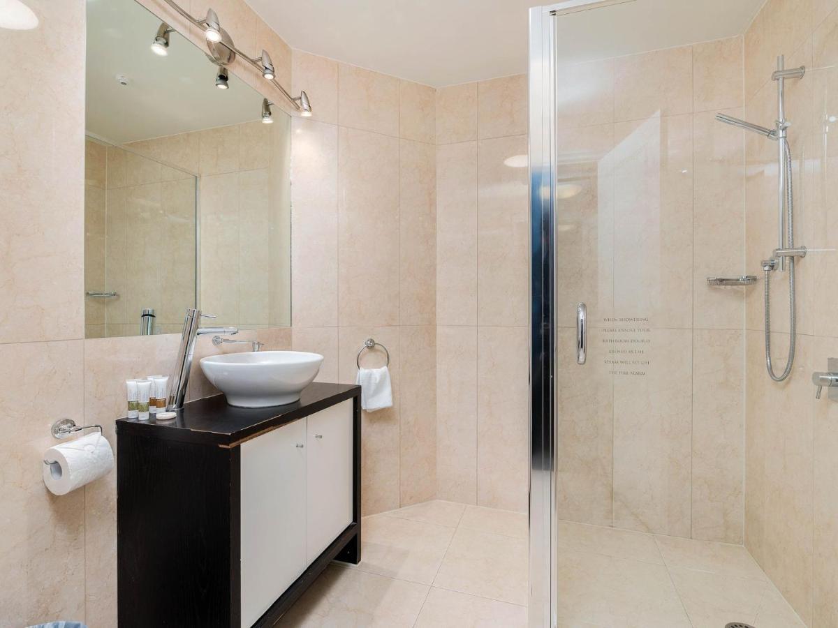 Central Luxury At 408 The Beacon Queenstown Bagian luar foto